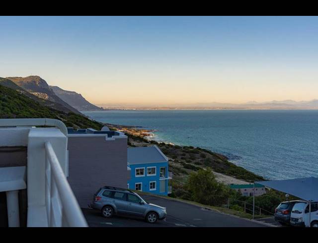 3 BEDROOM DUPLEX FOR SALE IN SIMONSTOWN